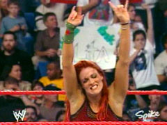 resulta de raw 11/07/09 Lita_victory