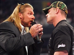 Triple H veut affronté Cena . Triple_H_speak_to_cena_01