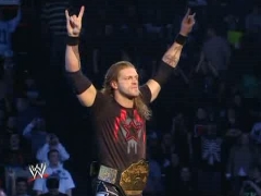 Edge provoque les Hardy Boyz Edge5_2