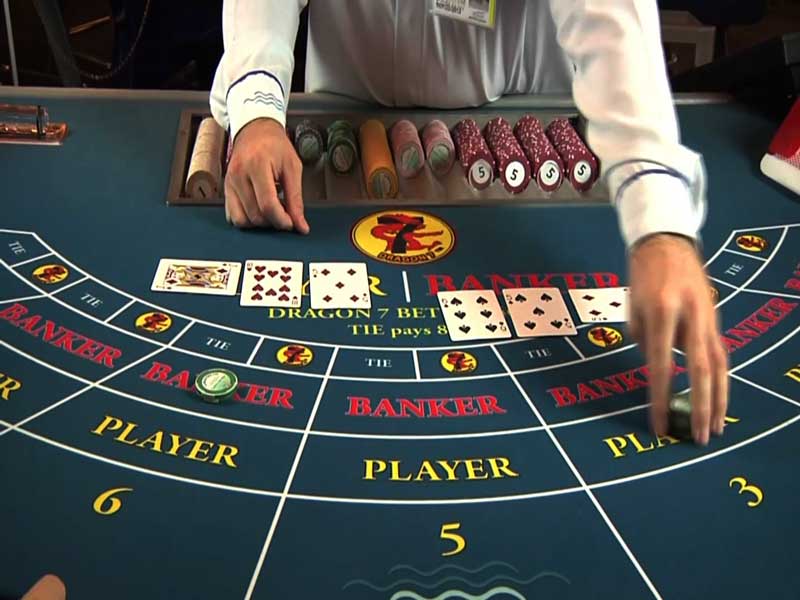  Sang Thái Lan đánh bạc, con bạc nợ tiền bị dọa đem đi bán nội tạng trừ nợ Nen-dat-banker-hay-player-khi-choi-baccarat