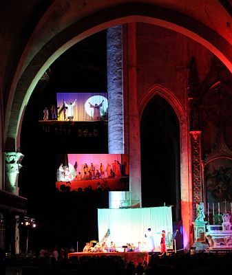 cortes, celebraciones y revoluciones - Página 2 Passion-Baladins-Cathedrale-Toulouse-pt