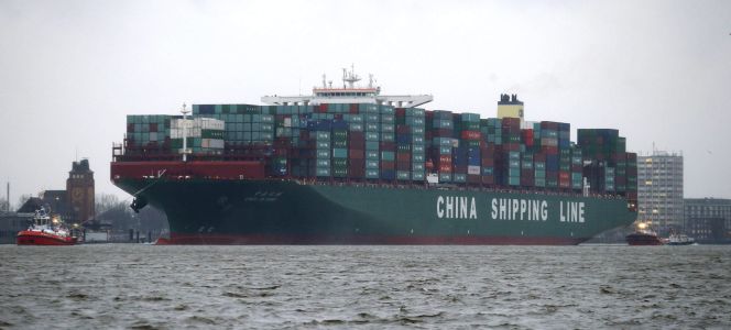 Comercio y transporte marítimo. El barco contenedor más grande del mundo, el CSCL Globe de la compañía China Shipping Group 1426840405_059369_1426840466_noticia_normal