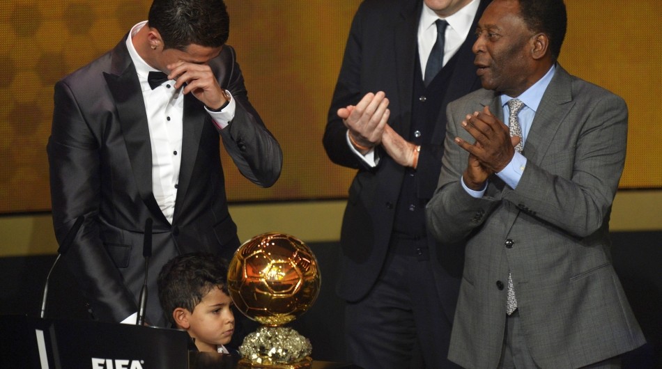 Cristiano Ronaldo: la emoción al recibir el Balón de Oro 950x530