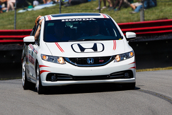 Rahal ganó en casa y recortó la distancia con Montoya Indycar-mid-ohio-2015-honda-safety-car