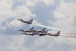 Daytona 500 2015 Nascar-cup-daytona-500-2015-the-usaf-thunderbirds-fly-over