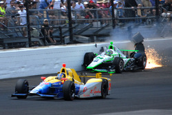 Alexander Rossi, campeón de Las 500 Millas de Indianápolis Indycar-indy-500-2016-sage-karam-dreyer-reinbold-racing-chevrolet-crash