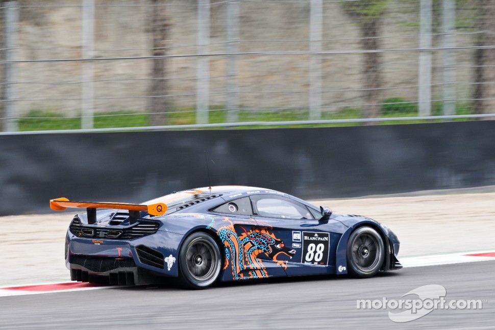 Luongo McLaren GT MP4-12C GT3 S1_1