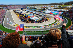 Denny Hamlin ganó la STP 500 en Martinsville Nascar-cup-martinsville-2015-race-action