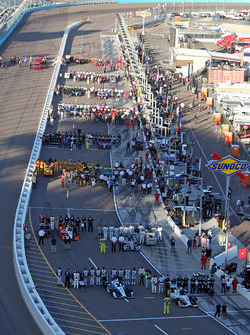 Dixon gana difícil carrera en Phoenix Indycar-phoenix-2016-national-anthem