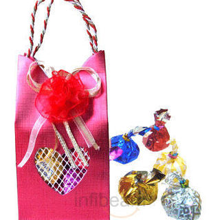 Get 10 % Off On Assorted Chocolates Pouch Floraonlinefoch22741bd.jpg.979a873eaa.999x320x320