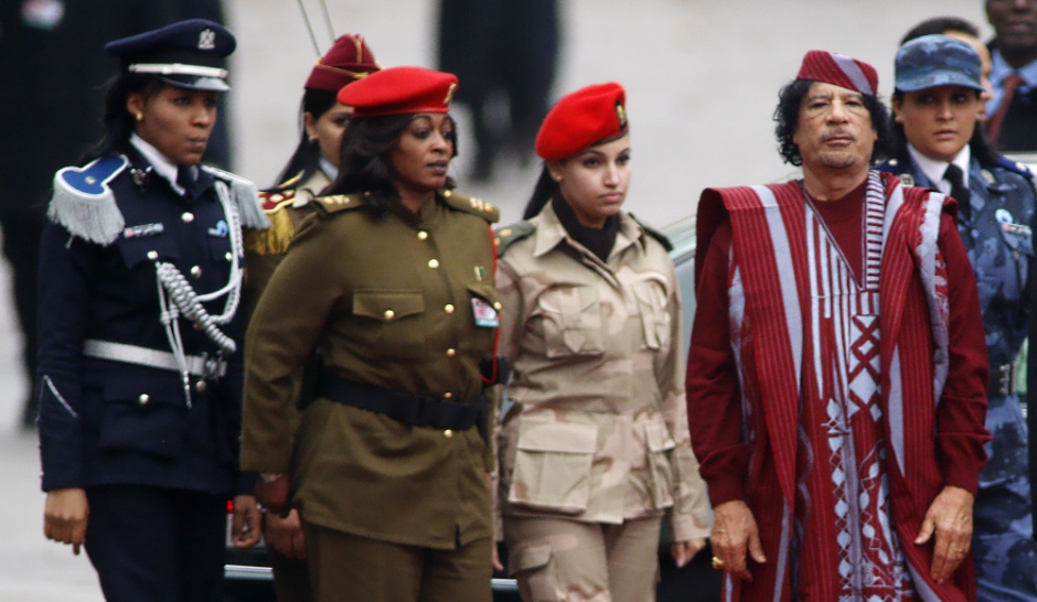Le kaki au féminin - Page 4 Les-amazones-de-Kadhafi-esclaves-sexuelles-du-tyran_article_landscape_pm_v8