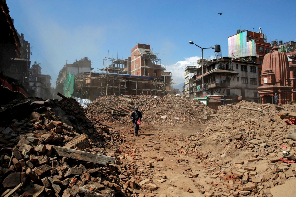 Népal: Une Violente réplique de magnitude 6,7 touche de nouveau le pays, le bilan provisoire est désormais de plus de 2000 Morts Nepal-plus-de-4000-personnes-tuees_article_landscape_pm_v8