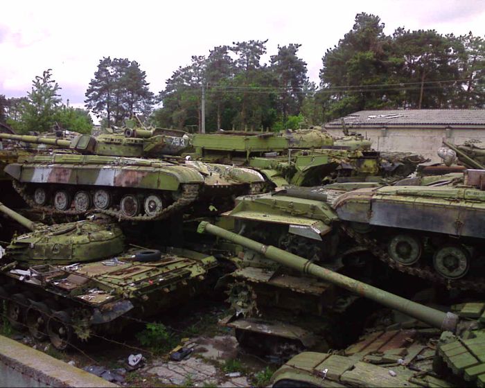 Peru - Página 29 Panzer_cemetery_in_kiev_02