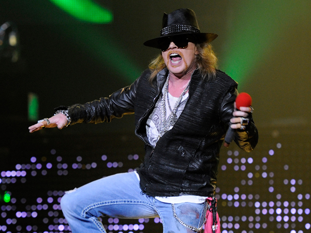 Estreno del Costa de Fuego 2012 con Gun N' Roses  Axlrose2012