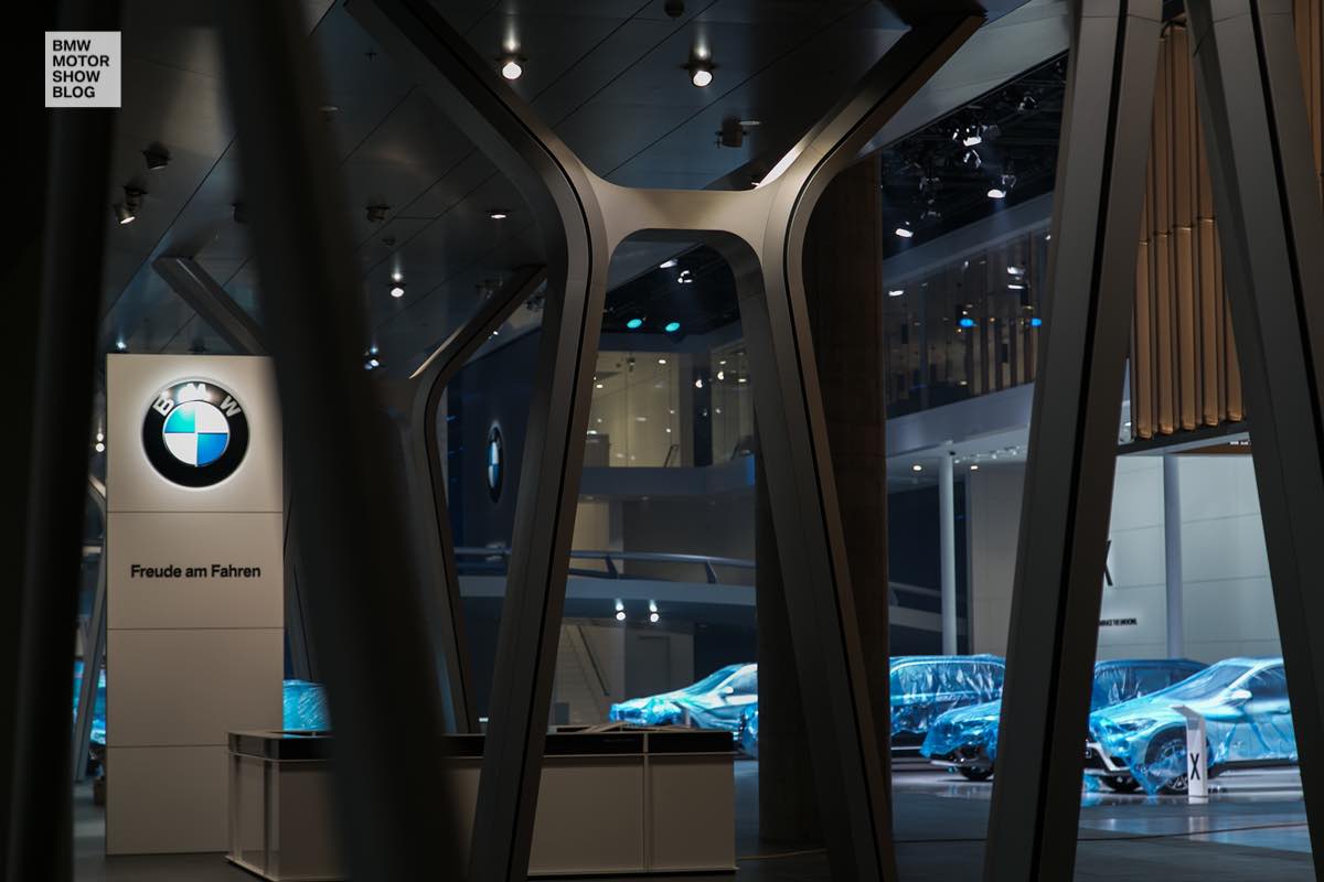 2015 - [Allemagne] Salon IAA de Francfort  - Page 5 BMW-IAA-2015-Preview-Automesse-Stand-02