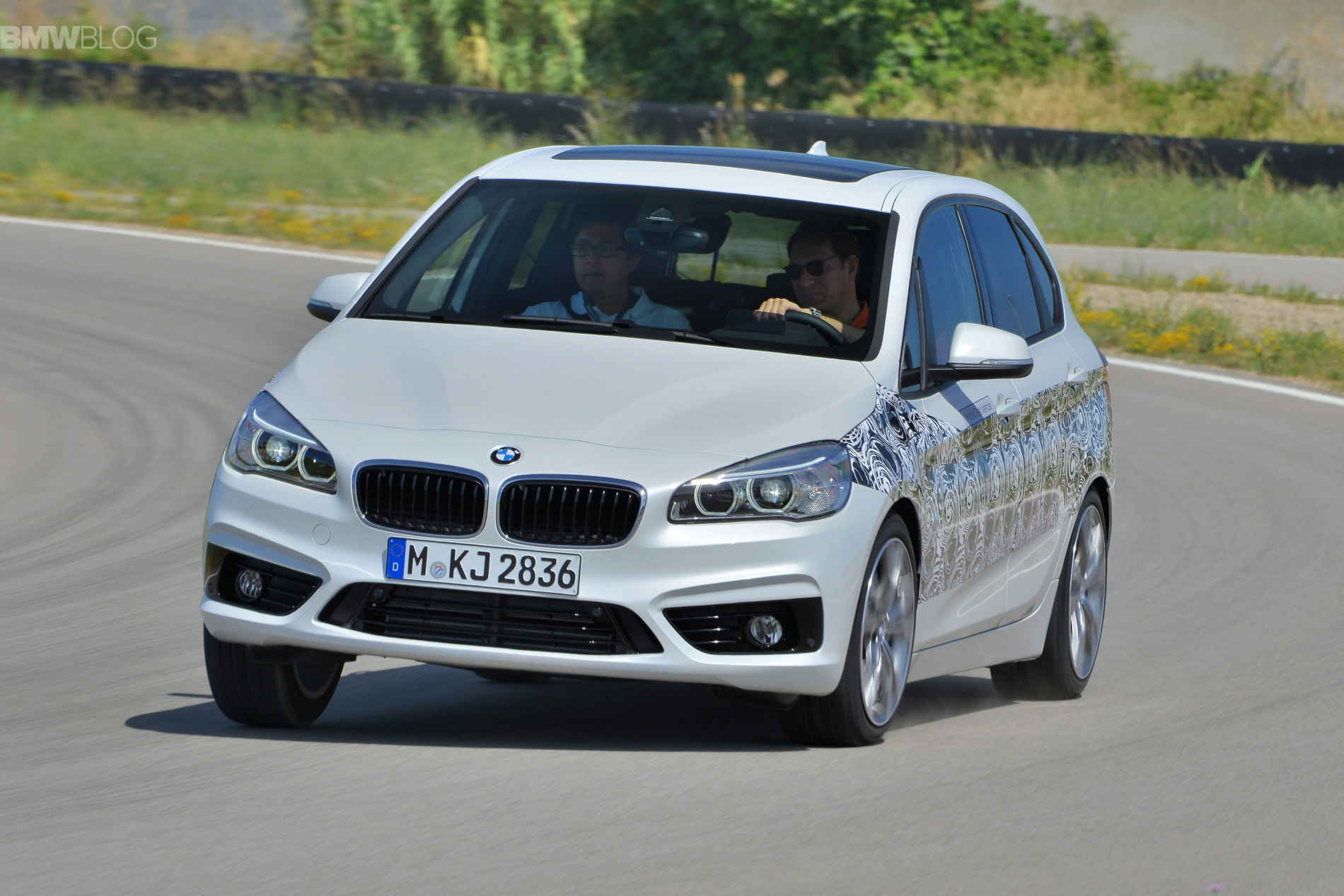 série 2 Active Tourer - Page 3 Bmw-2-series-active-tourer-hybrid-test-drive-images-02