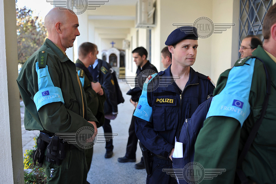 Fronteks traži još 775 graničara zbog priliva izbeglica JOE00780GRE