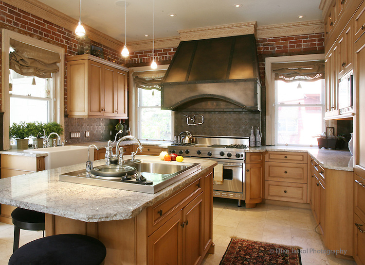 Cocina Taylor-Mansion-Kitchen