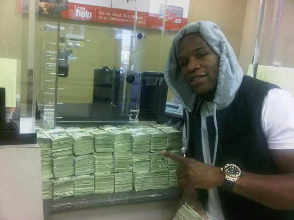 UFO - 13.09.2013r. - Page 8 Floyd-mayweather-millions