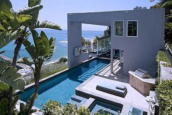 Seule chez elle avec l'envie de rien ... - Page 3 Malibu-Contemporary-Villa-with-pool-and-ocean-views