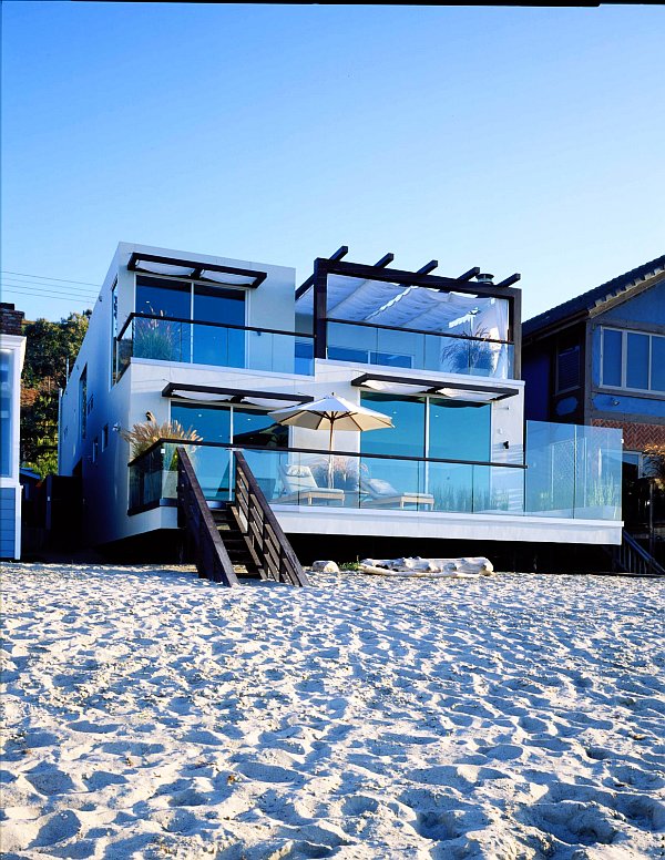 Achilles' huis  Malibu-beach-house-made-of-glass