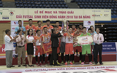 Đại học Duy Tân Vô địch giải Futsal Sinh viên Đồng hành Tp. Đà Nẵng 2018 Bantochuctraocupvodichchodaihocduytan