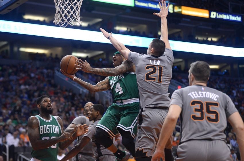 Four ways Isaiah Thomas overcomes his height in the paint 9213899-alex-len-isaiah-thomas-nba-boston-celtics-phoenix-suns-850x560