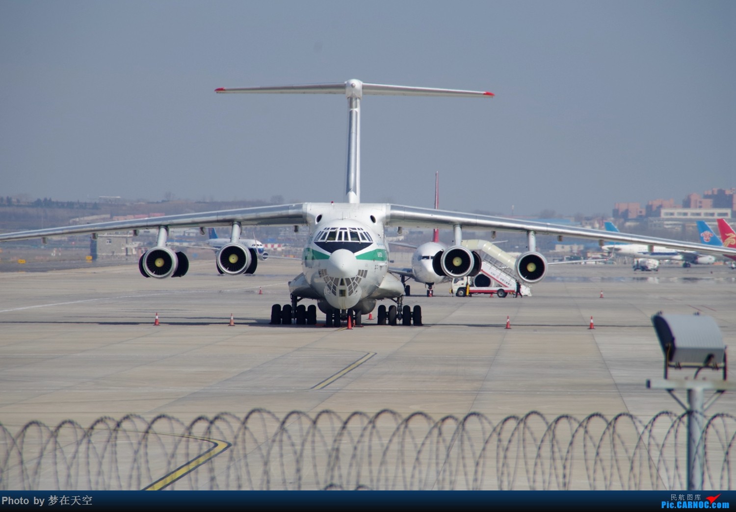 أكبر و أضخم موسوعة صور لطائرات النقل و الشحن الجزائرية AAF- iL 76/ iL 78 - صفحة 19 201504041016052868