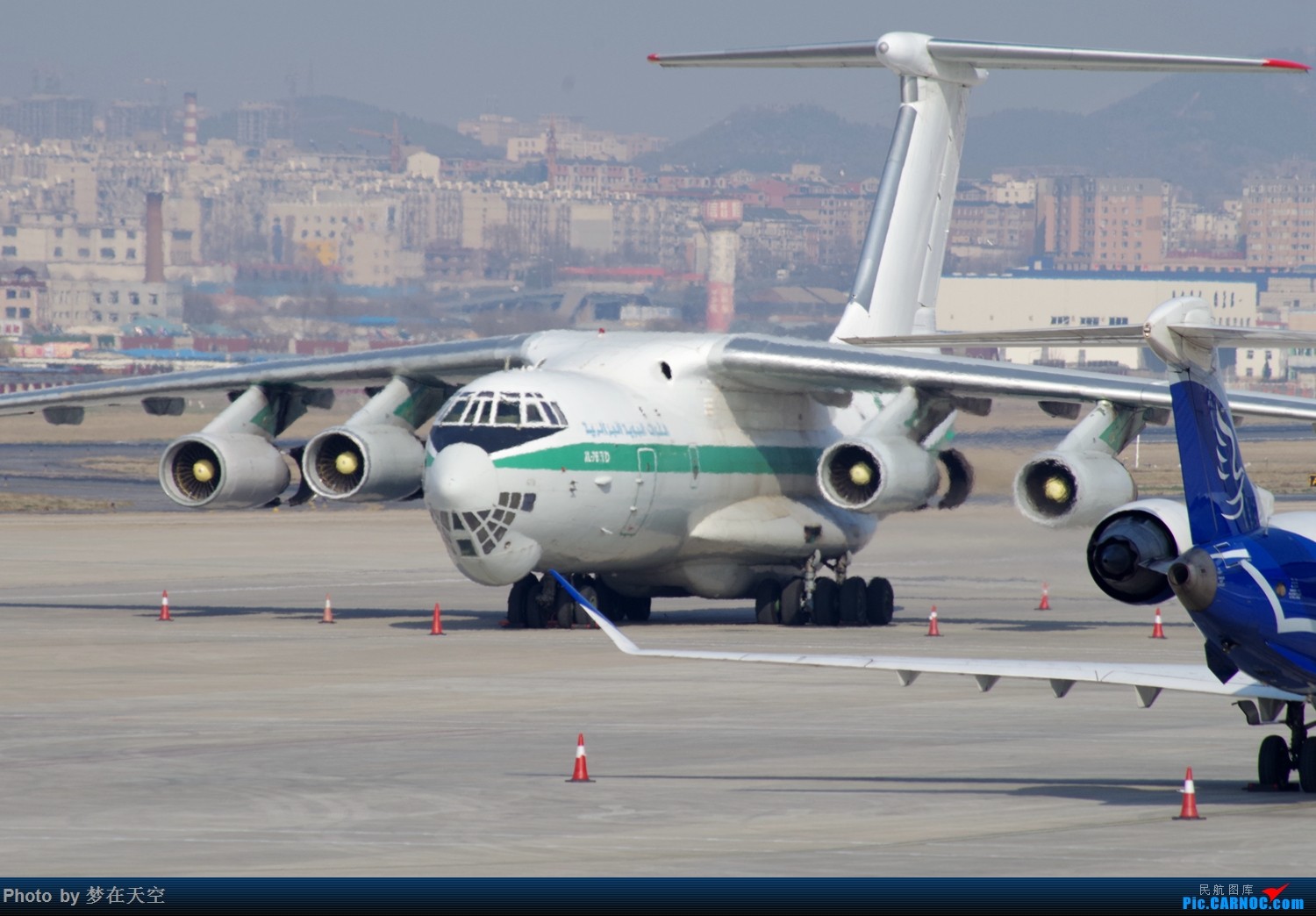 أكبر و أضخم موسوعة صور لطائرات النقل و الشحن الجزائرية AAF- iL 76/ iL 78 - صفحة 19 201504041016338745
