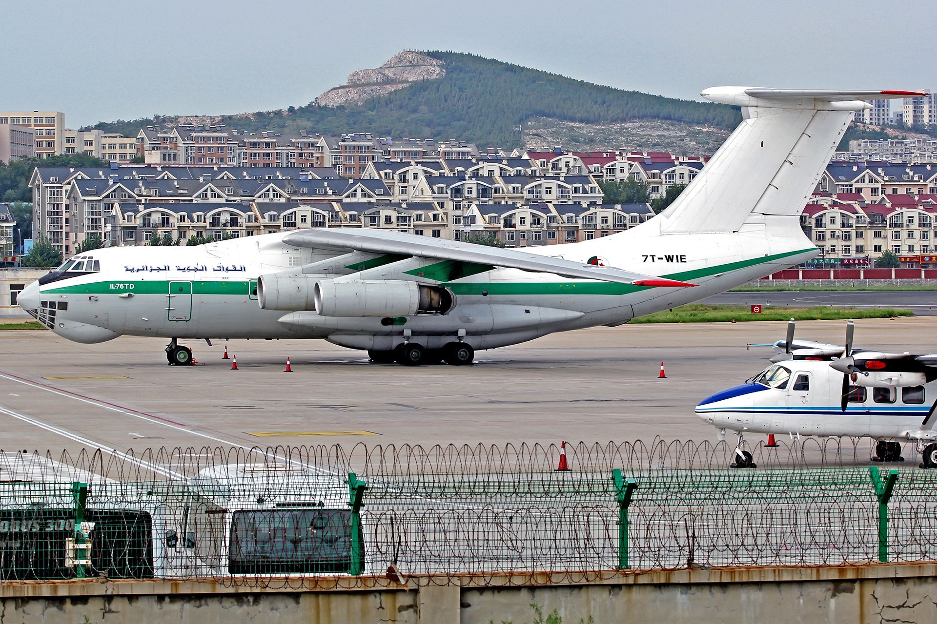 أكبر و أضخم موسوعة صور لطائرات النقل و الشحن الجزائرية AAF- iL 76/ iL 78 - صفحة 19 201508081158419691