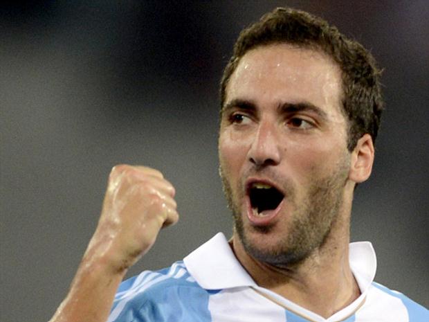 Higuaín deja hospital tras accidente El Pipita fue dado de alta tras haber recibido diez puntos de sutura en el rostro luego de resbalar en unas rocas de la isla de Capri. Pia62bnx23