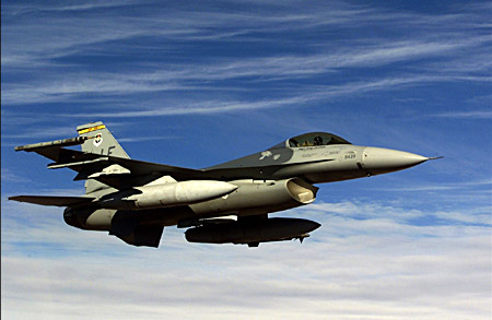 موسوعة الطائرات الامريكية (شامل) F-16_13