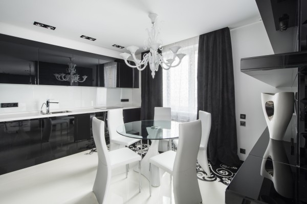 My home 4-Black-white-dining-room-decor-600x400