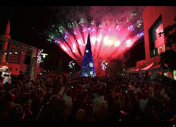 Božić i sve što vas asocira na Božić - Page 5 Christmas-tree-in-Beirut-Lebanon