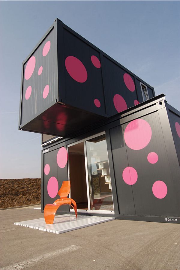 maison ou boutique realiser dans des containerrs  Week-End-House-shipping-containers