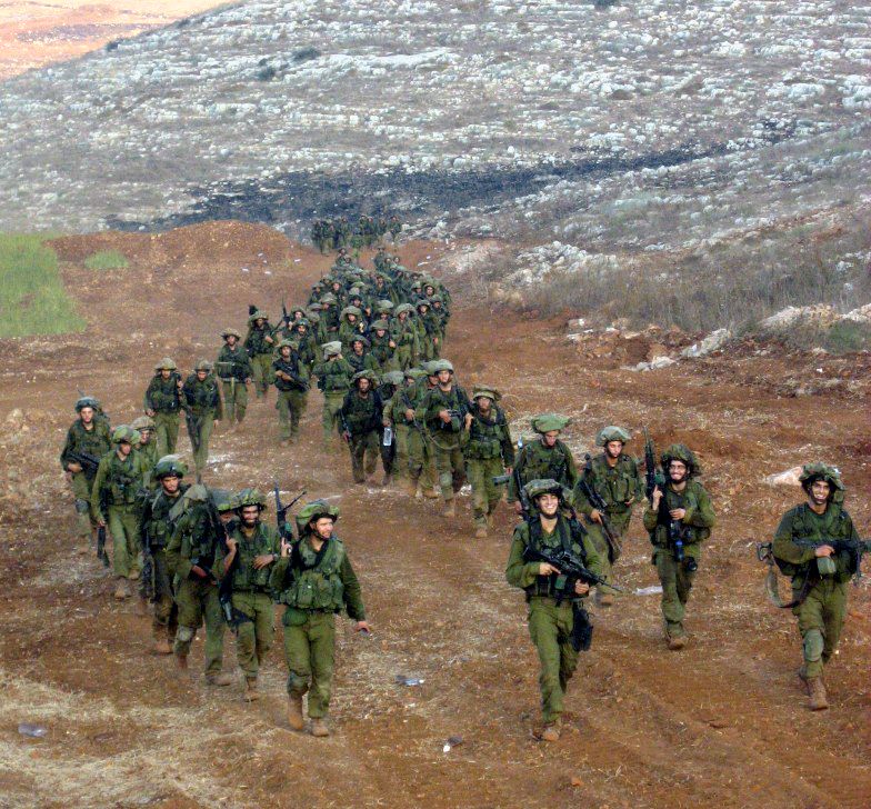 التطورات في الاستراتيجية العسكريه الاسرائيلية خلال ستة عقود Idf_back_from_lebanon