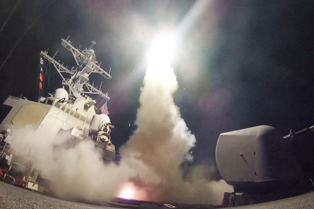 פוטין טוען שמערכתS400 ירתה 36 טילי טומהוק בהתקפה בסוריה מתוך 59 ששוגרו Us-missile-launch-916458
