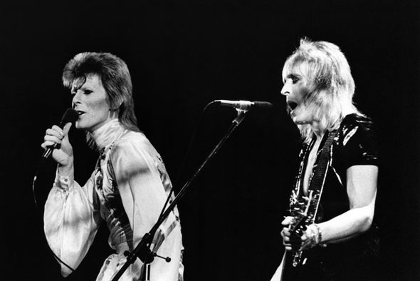 RIP Ronno - 24 years ago today. David-Bowie-Mick-Ronson-435580