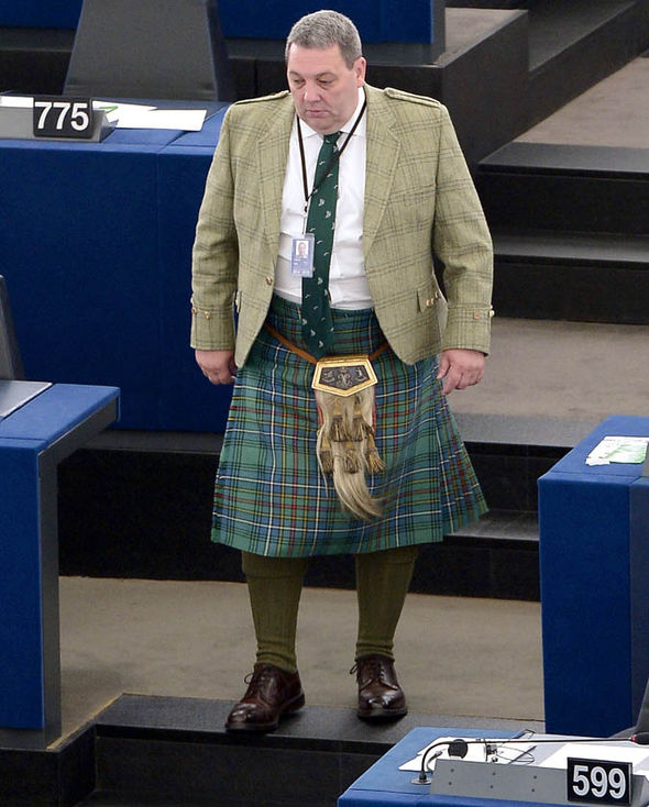 The Tumbleweed Suite - Page 16 DAVID-COBURN-Nicola-Sturgeon-UKip-mep-734223