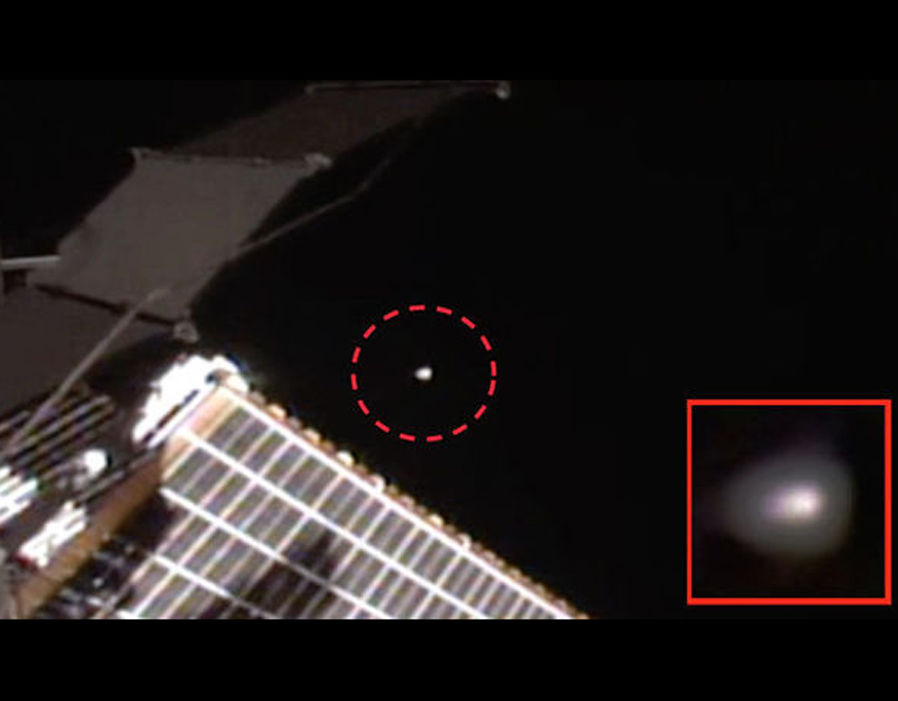 ‘Best piece of UFO evidence in years’ filmed by NASA as Tim Peake docked with ISS 77131