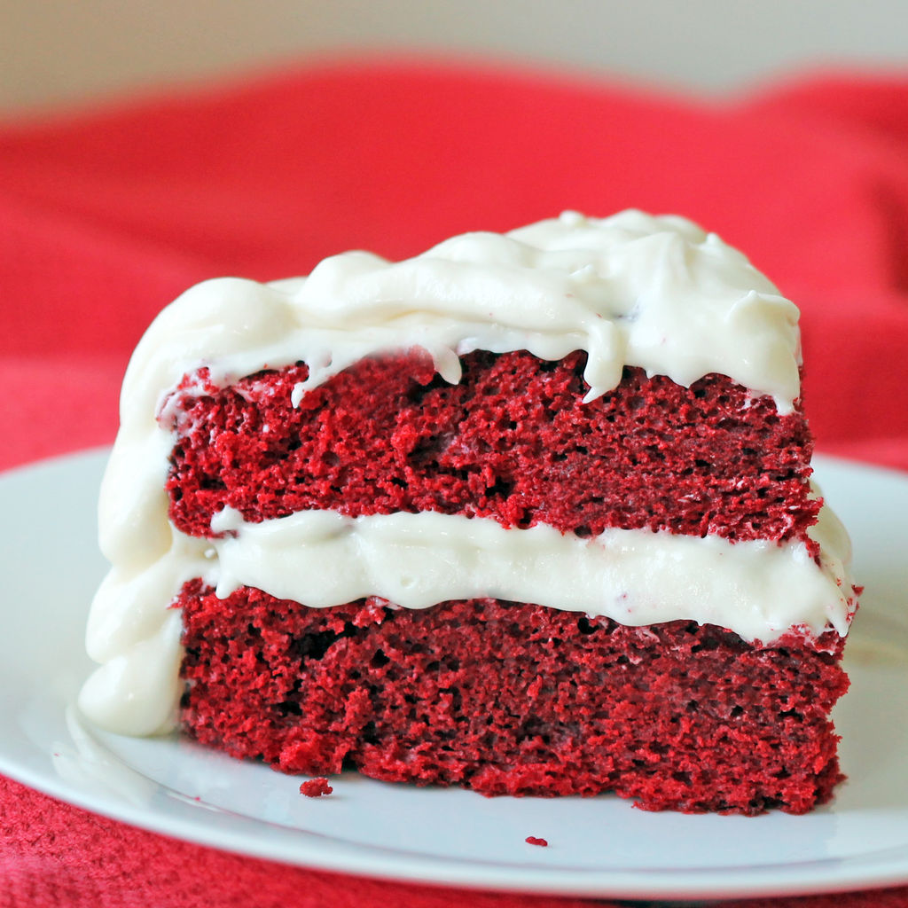 Red velvet cake FII45MNH5TUC4JH.LARGE