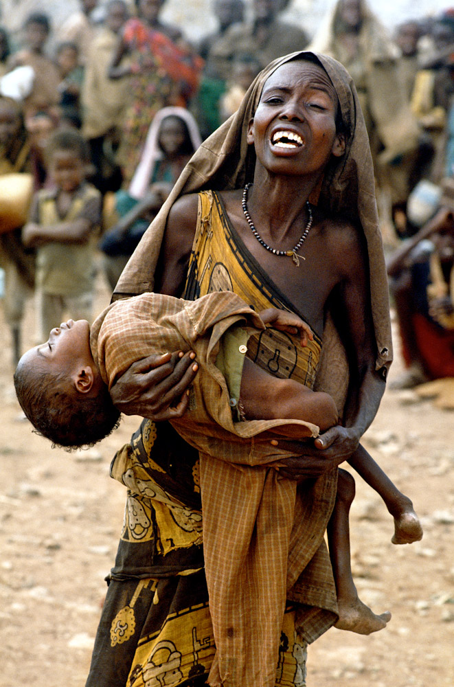 قبل ان يموتو (مجاعة الصومال) Somalia_Famine_Mother_child_A-1