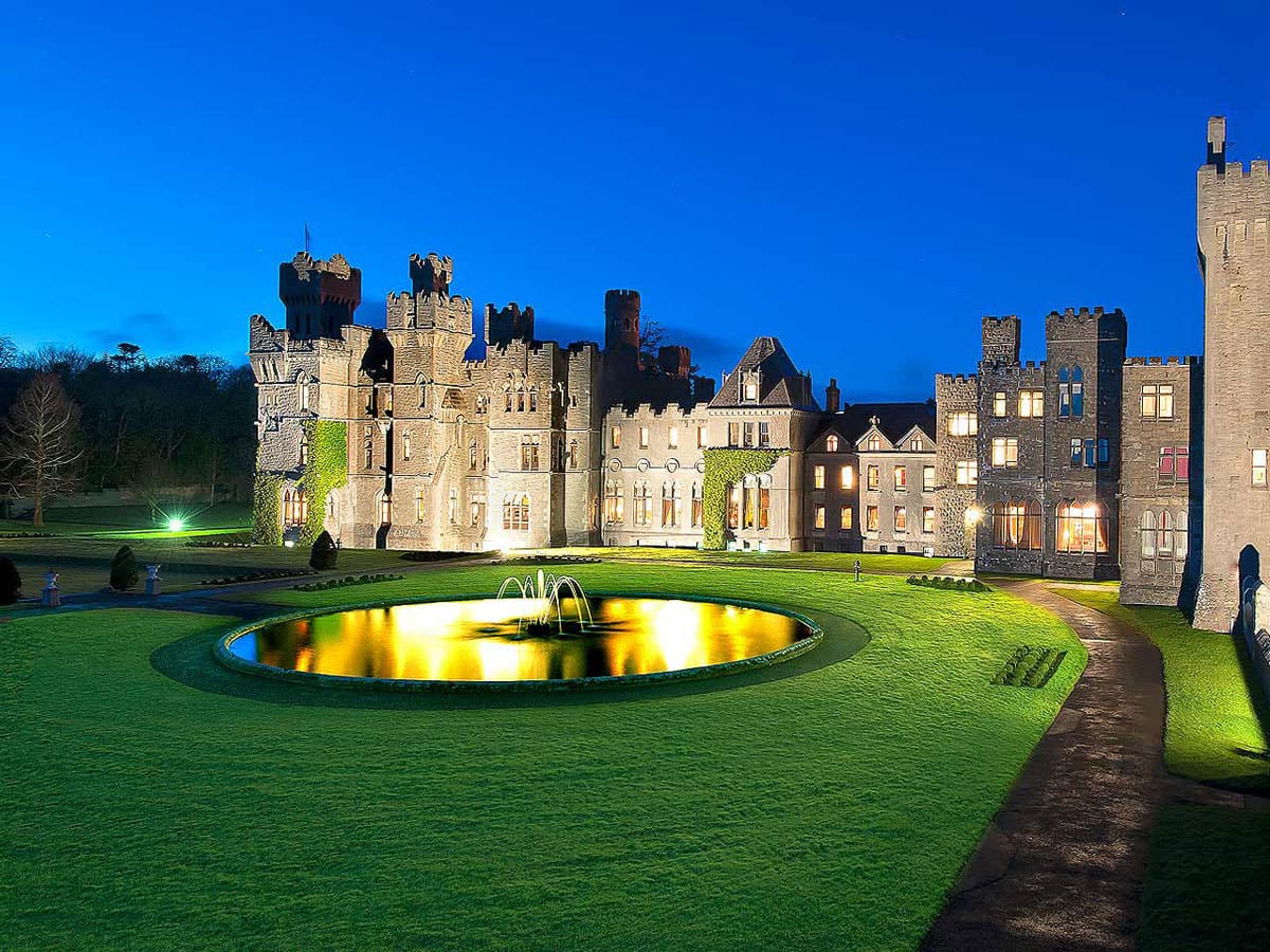 Fachada e entrada Ashford-Castle-Hotel-1