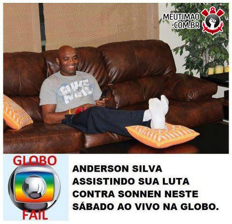 VIDEOS E IMAGENS DIVERSAS - Página 42 Anderson-silva-vendo-sua-luta-na-globo