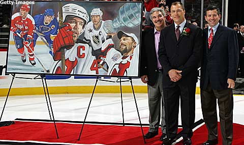 Le hockey c'est joli - Page 12 Stevens_scott_honored_by_devils_120707_480x285