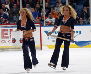 en exclusivité: la tactique gagnante des Islanders 09-10 Icegirls080408n4