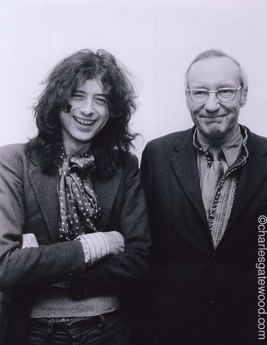 FOTOS GUAPAS Y ROCKERAS - Página 6 Charles-gatewood.jimmy-page.william-burroughs.1975.bw