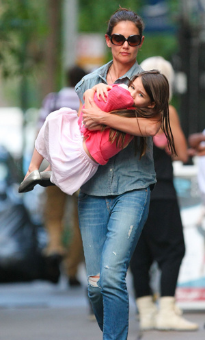 Tom Cruise y Katie Holmes ponen fin a su matrimonio Katie_holmes_5883_300x496