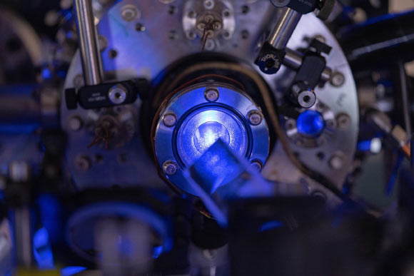 Physicists Create World’s First Laser-Cooled Neutral Plasma Image_6789-Neutral-Plasma