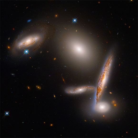 NASA Marks Hubble’s 32nd Birthday with Amazing Image of Compact Galaxy Group Image_10729-HCG-40